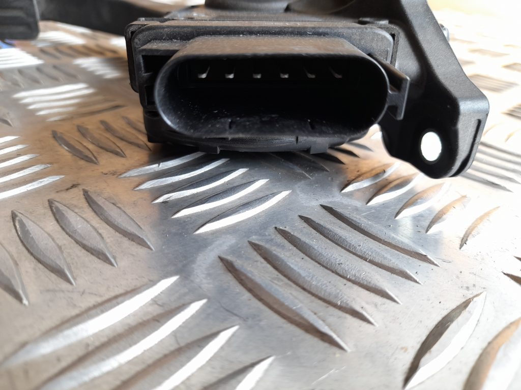 Gāzes pedālis priekš VOLVO XC60 2009