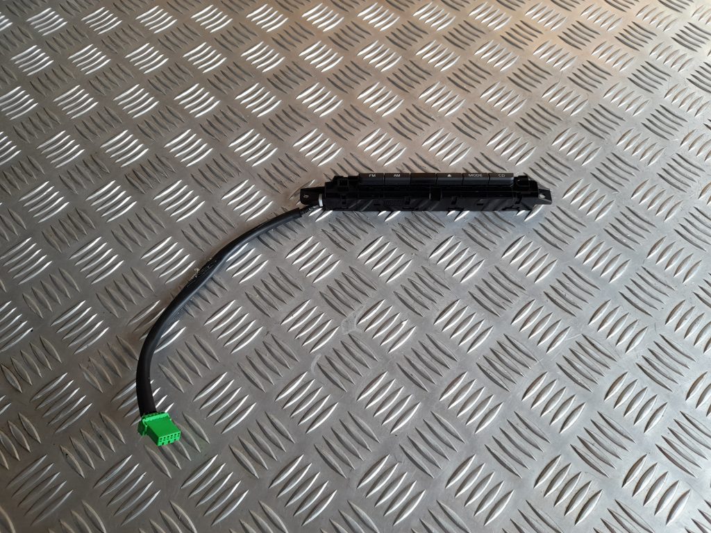 Multimēdijas pārslēgšanas slēdzis priekš VOLVO XC60 2009 1 Multimēdijas pārslēgšanas slēdzis priekš VOLVO XC60 2009