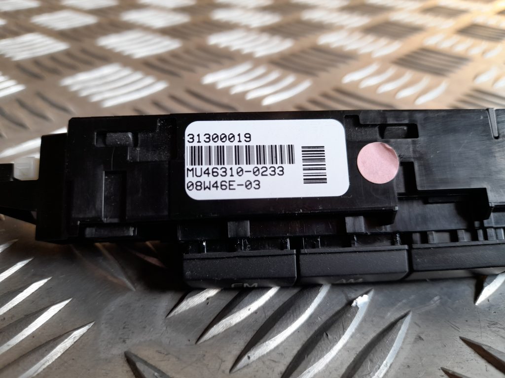 Multimēdijas pārslēgšanas slēdzis priekš VOLVO XC60 2009 3 Multimēdijas pārslēgšanas slēdzis priekš VOLVO XC60 2009