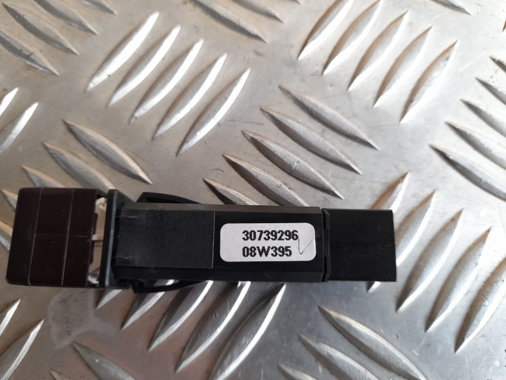 Trauksmes poga priekš VOLVO XC60 2009 2 Trauksmes poga priekš VOLVO XC60 2009