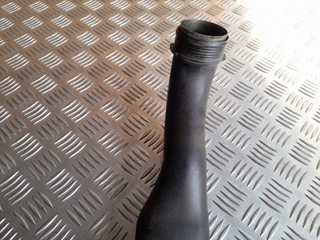 Interkulera caurule priekš VOLVO XC60 2009 5 Interkulera caurule priekš VOLVO XC60 2009