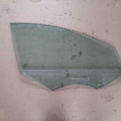 Priekšējo labo durvju stikls priekš VOLVO XC60 2009