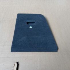 Bagāžnieka nodalījuma sānu apdares lūka priekš VW TOUAREG 2007