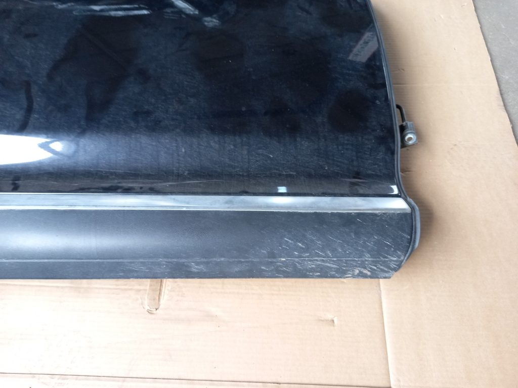 Priekšējās labās durvis priekš VW TOUAREG 2007 3 Priekšējās labās durvis priekš VW TOUAREG 2007