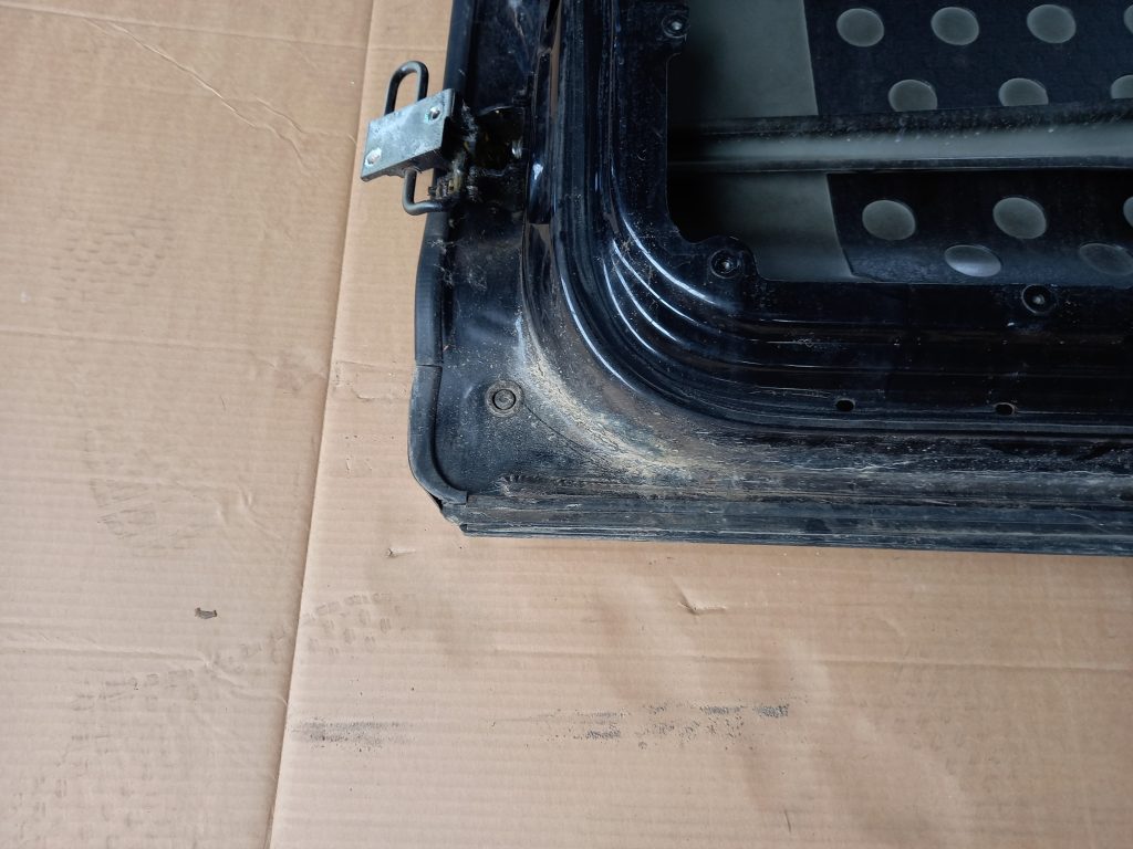 Priekšējās labās durvis priekš VW TOUAREG 2007 5 Priekšējās labās durvis priekš VW TOUAREG 2007