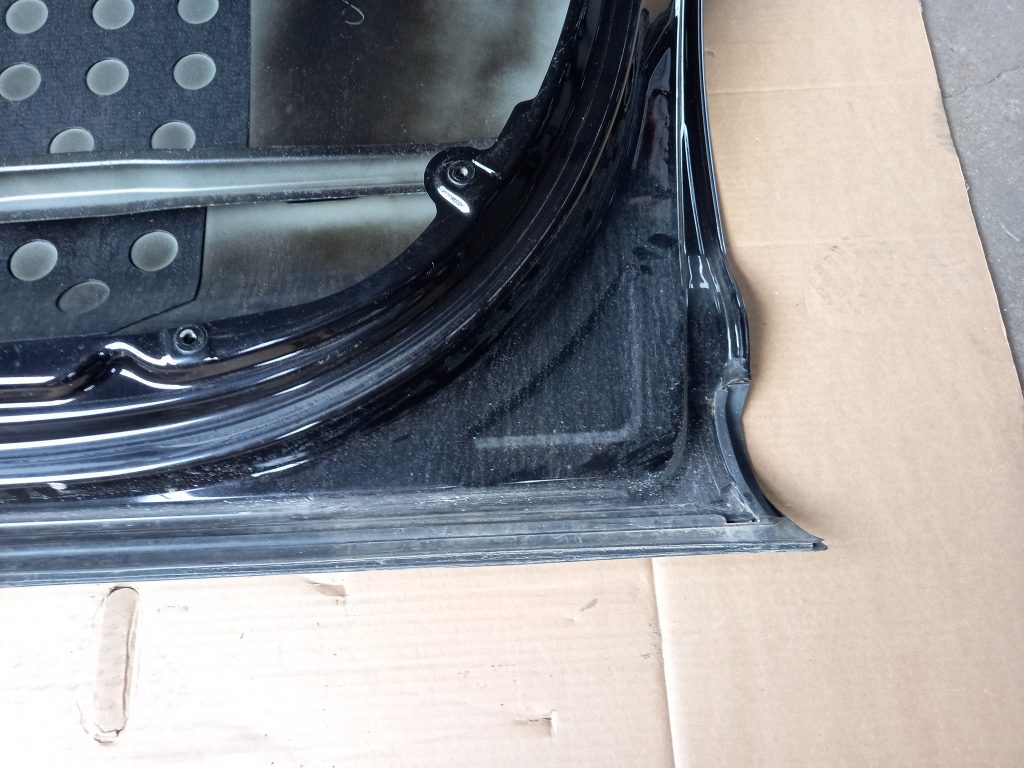 Priekšējās labās durvis priekš VW TOUAREG 2007 6 Priekšējās labās durvis priekš VW TOUAREG 2007