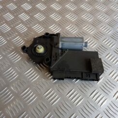 Elektrisko stiklu motors priekš VW TOUAREG 2007