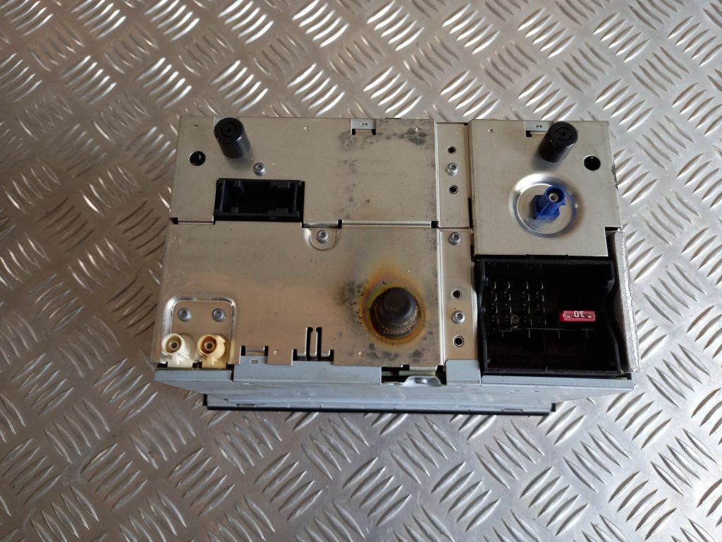 CD/DVD/Navigācijas bloks priekš VW TOUAREG 2007 2 CD/DVD/Navigācijas bloks priekš VW TOUAREG 2007