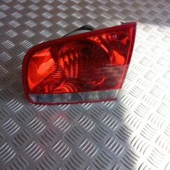 Bagāžnieka vāka labais lukturis priekš VW TOUAREG 2007