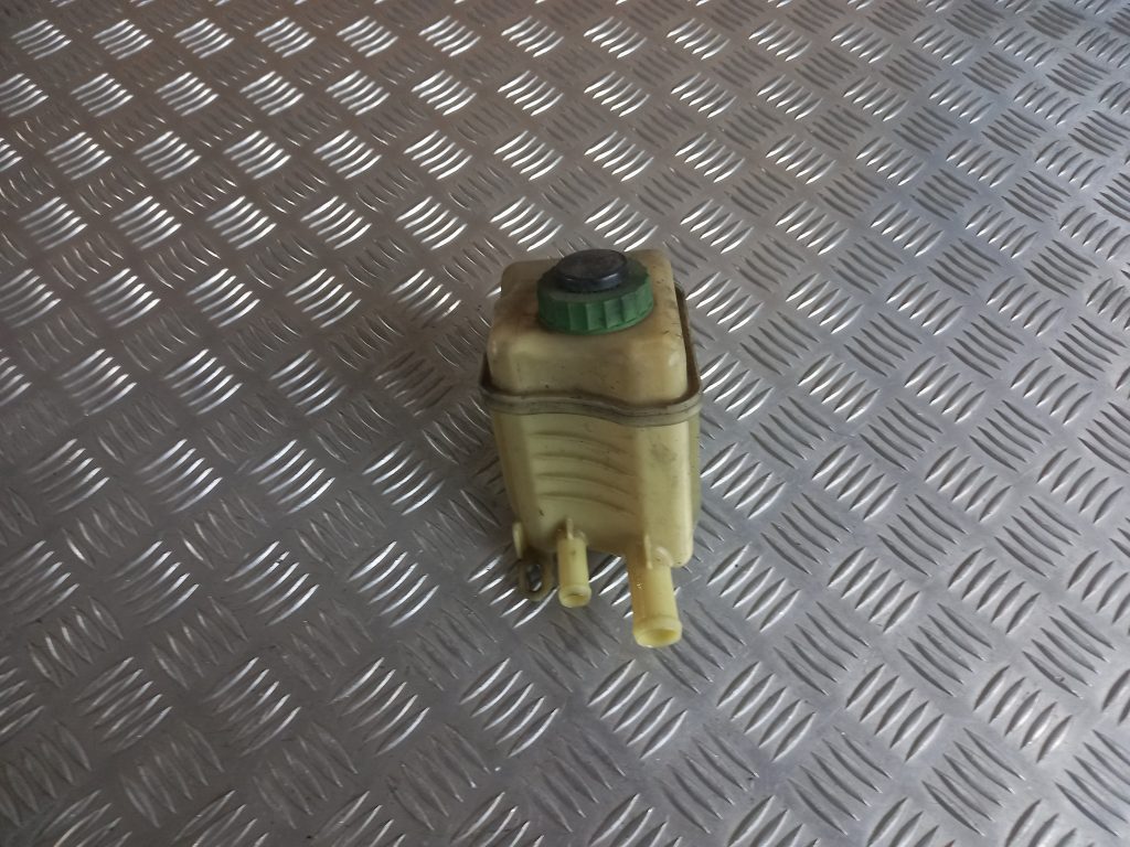 Stūres pastiprinātāja tvertne priekš VW TOUAREG 2007 2 Stūres pastiprinātāja tvertne priekš VW TOUAREG 2007