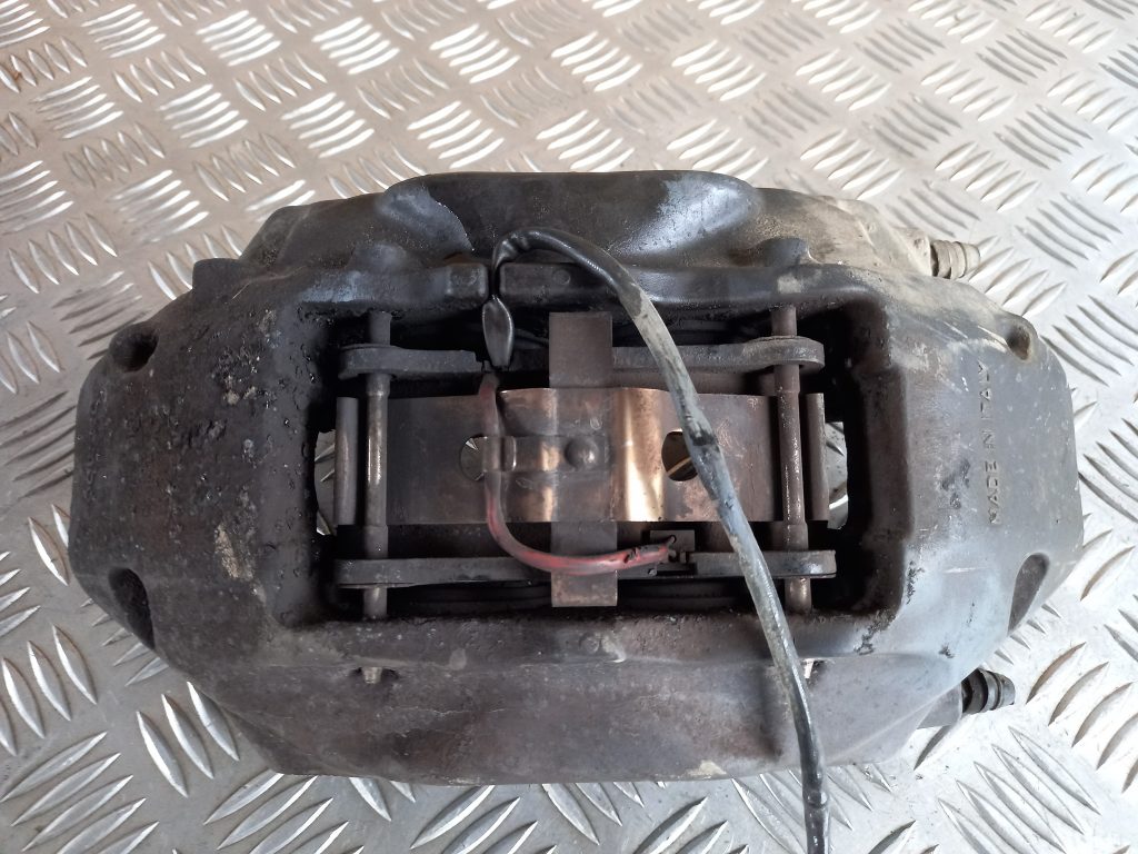 Priekšējais labais suports priekš VW TOUAREG 2007 2 Priekšējais labais suports priekš VW TOUAREG 2007