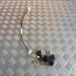 Bagažnieka vāka slēdzenes motors priekš VW TOUAREG 2007