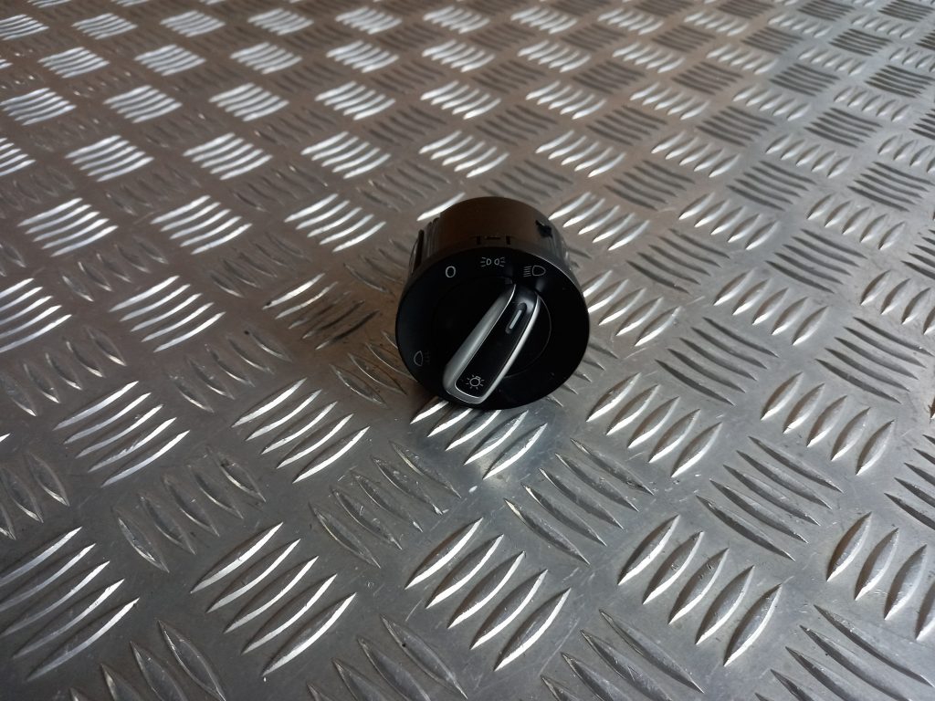 Gaismas slēdzis priekš VW TOURAN 2005 1 Gaismas slēdzis priekš VW TOURAN 2005