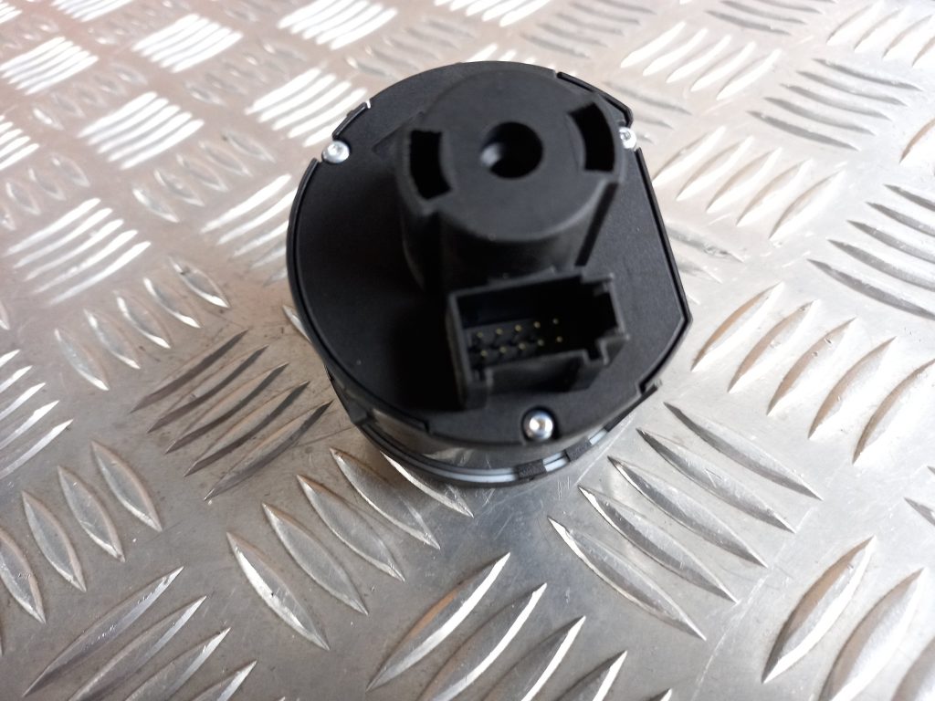 Gaismas slēdzis priekš VW TOURAN 2005 2 Gaismas slēdzis priekš VW TOURAN 2005