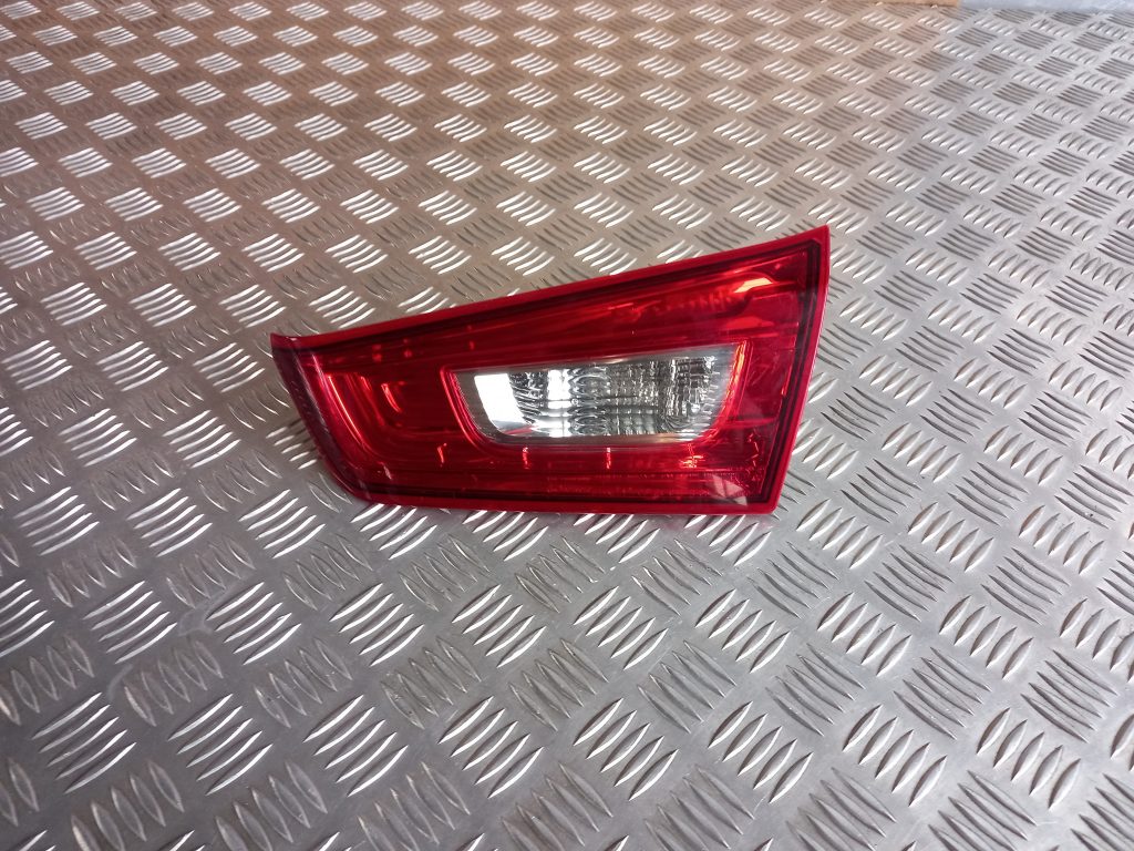Bagāžnieka vāka labais lukturis priekš MITSUBISHI ASX 2011 1 Bagāžnieka vāka labais lukturis priekš MITSUBISHI ASX 2011
