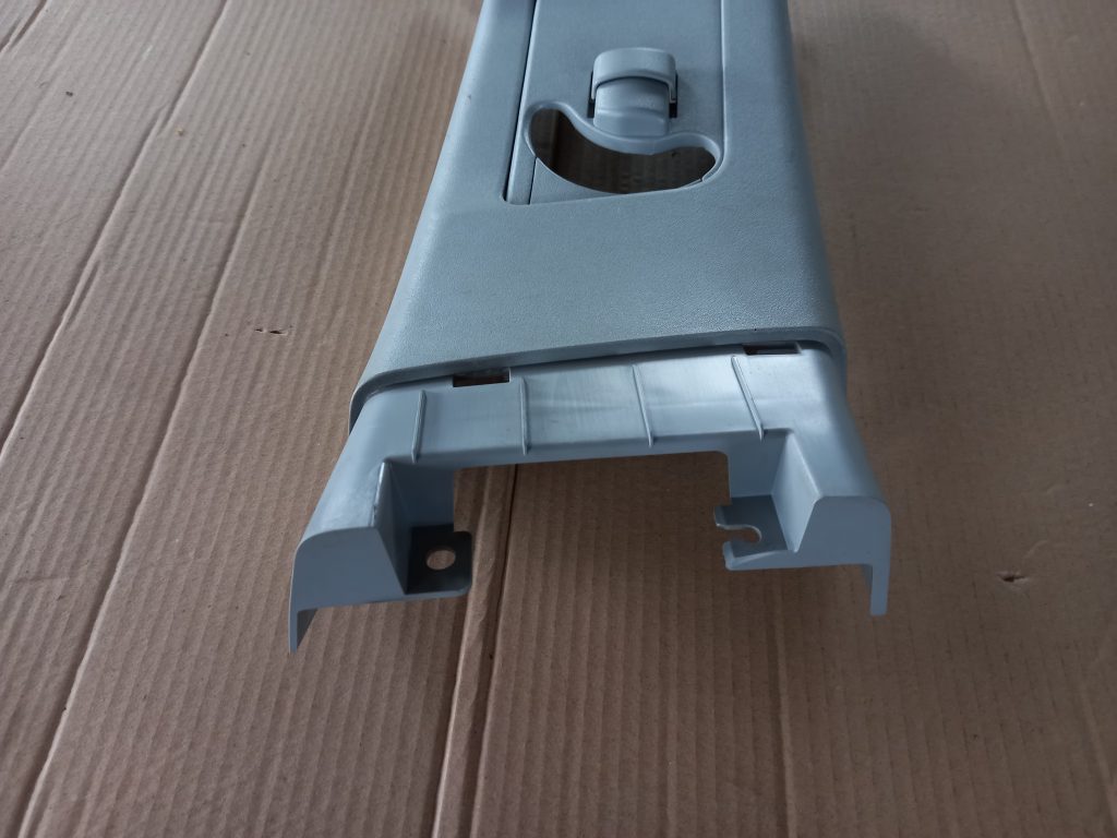 Vidējas salona statnes apdare priekš MITSUBISHI ASX 2011