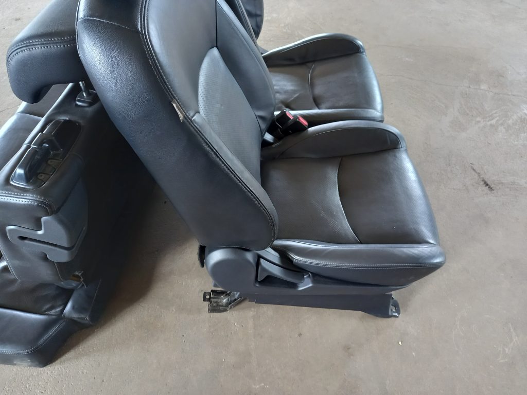 Sēdekļu komplekts priekš MITSUBISHI ASX 2011 4 Sēdekļu komplekts priekš MITSUBISHI ASX 2011