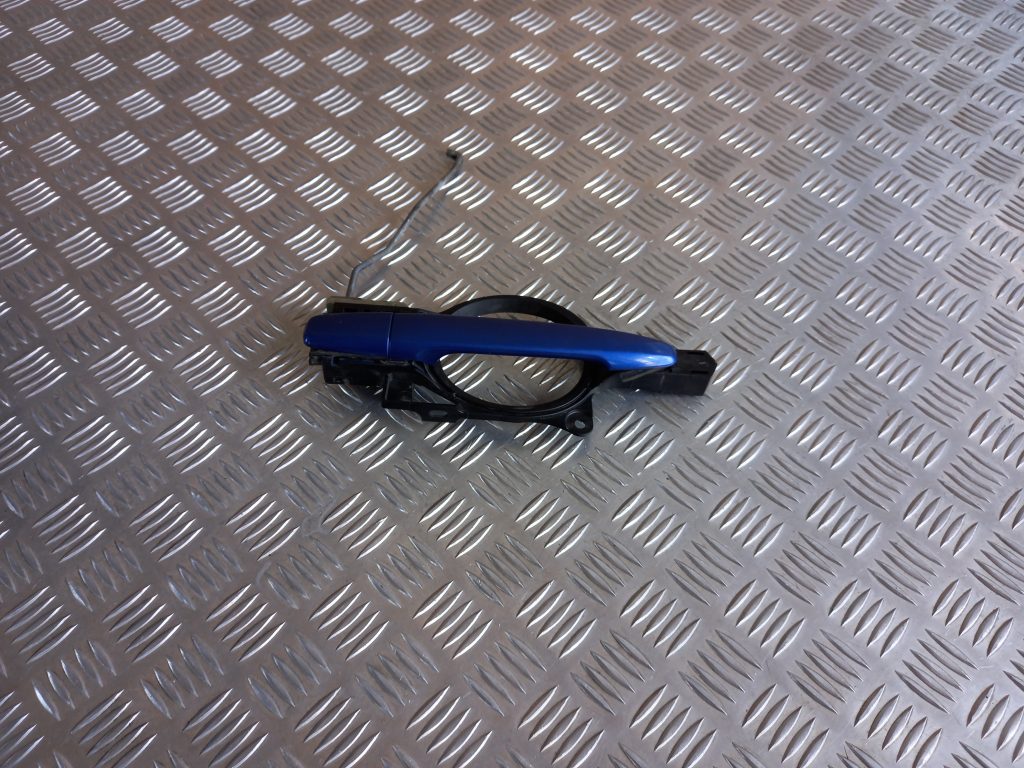 Priekšējāis labais durvju rokturis priekš MITSUBISHI LANCER 2009 1 Priekšējāis labais durvju rokturis priekš MITSUBISHI LANCER 2009