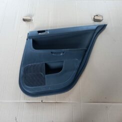 Aizmugurējo labo durvju apdare priekš MITSUBISHI LANCER 2009