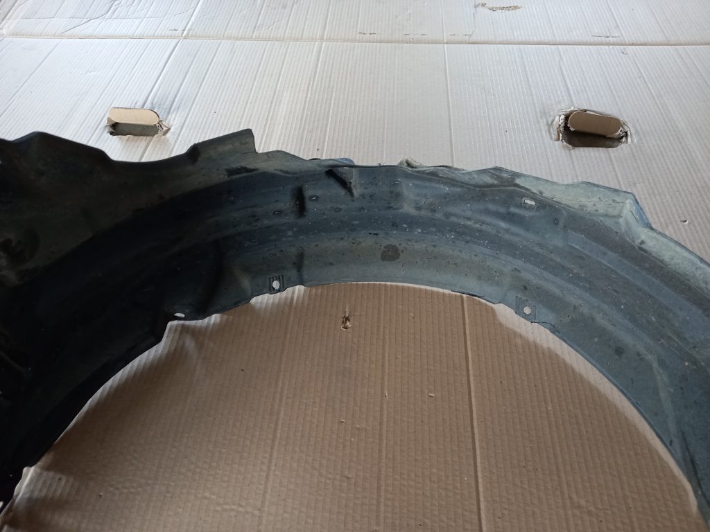 Priekšējais kreisais paspārns priekš MITSUBISHI LANCER 2009 3 Priekšējais kreisais paspārns priekš MITSUBISHI LANCER 2009