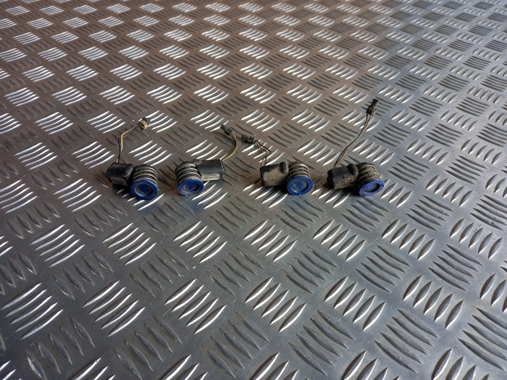 Parkošanās devējs priekš MITSUBISHI LANCER 2009