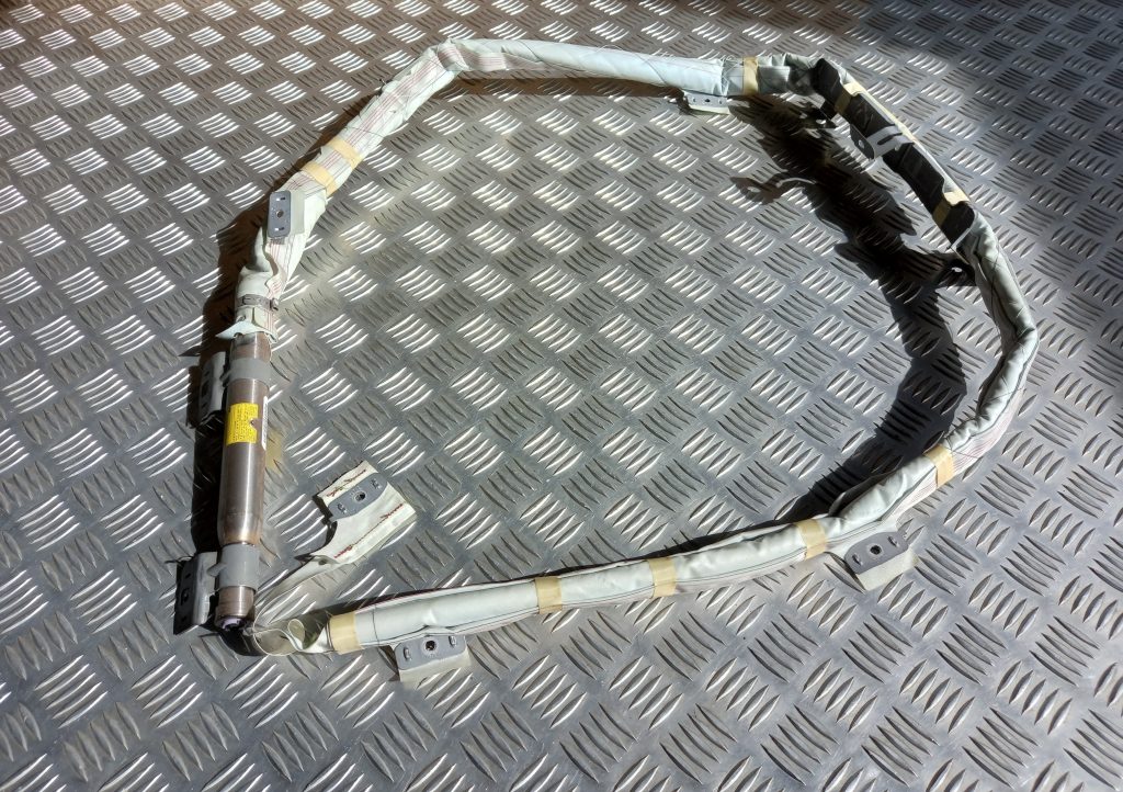 Griestu drošības spilvens, pa labi priekš MITSUBISHI LANCER 2009