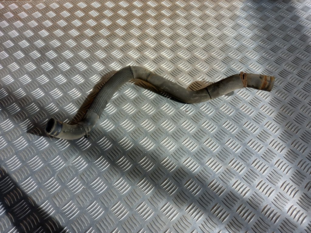 Interkulera caurule priekš MITSUBISHI LANCER 2009 1 Interkulera caurule priekš MITSUBISHI LANCER 2009