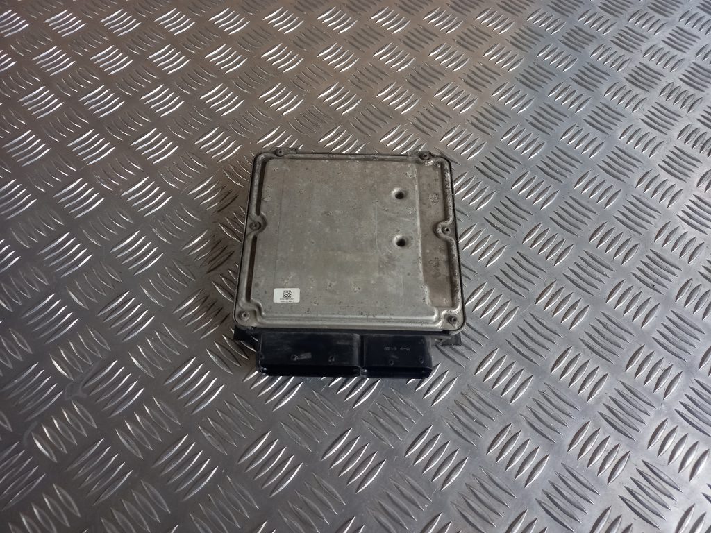 Dzinēja vadības bloks priekš VW PASSAT CC 2009 2 Dzinēja vadības bloks priekš VW PASSAT CC 2009