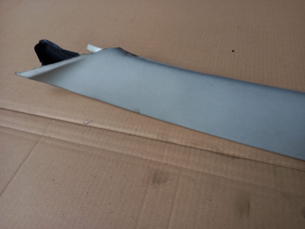 Priekšējas salona statnes apdare priekš VW PASSAT CC 2009