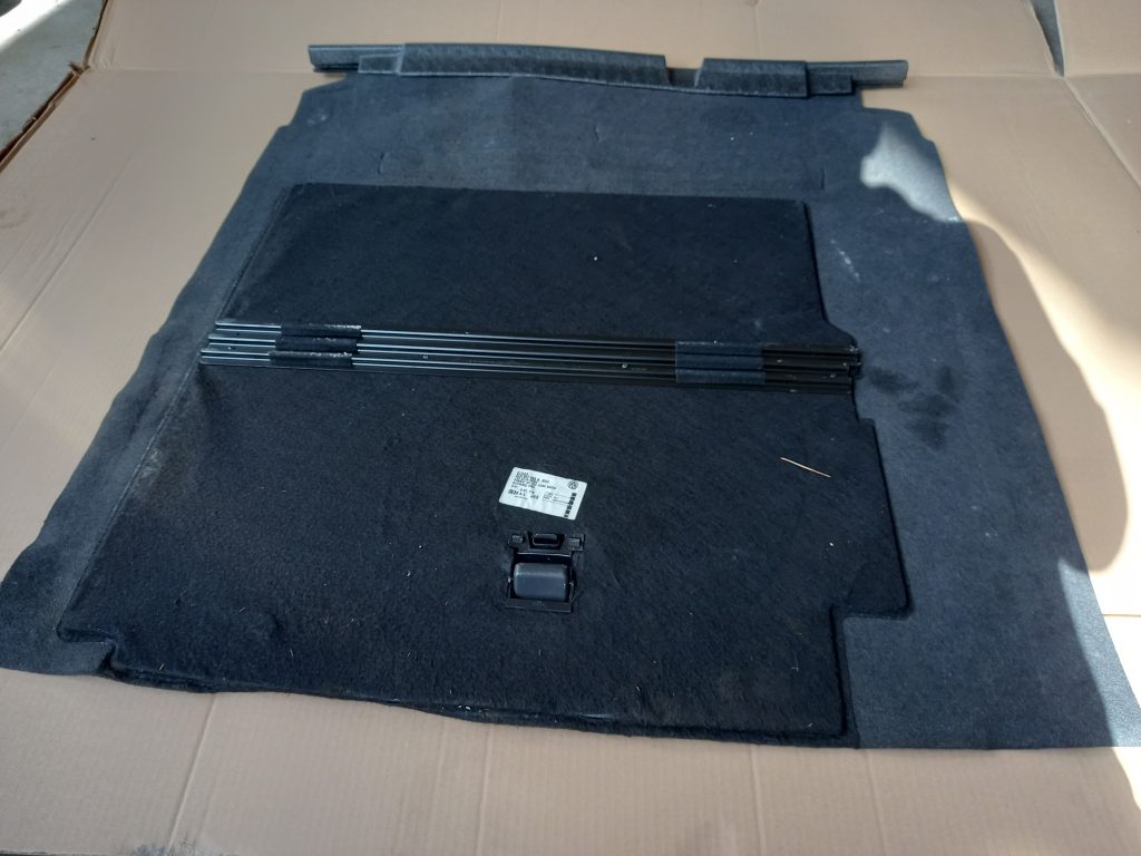 Bagāžnieka grīda priekš VW PASSAT CC 2009