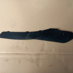 Centrālās konsoles (apdares) sānu panelis priekš VW PASSAT CC 2009