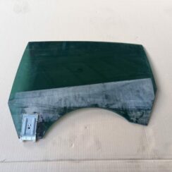 Aizmugurējo labo durvju stikls priekš VW PASSAT CC 2009