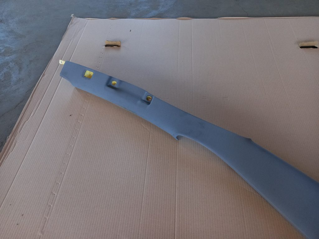 Priekšējas salona statnes apdare priekš AUDI A6 1998