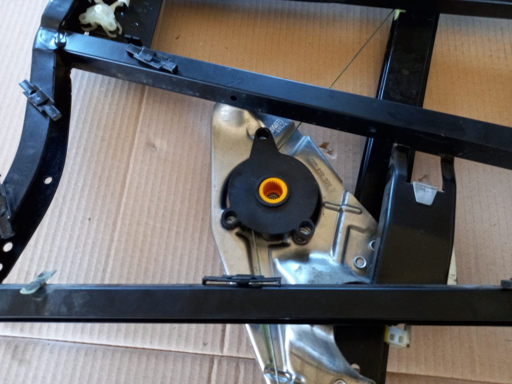 Durvju rāmis priekš AUDI A6 1998 3 Durvju rāmis priekš AUDI A6 1998