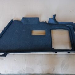 Bagāžnieka nodalījuma sānu apdare priekš AUDI A6 1998