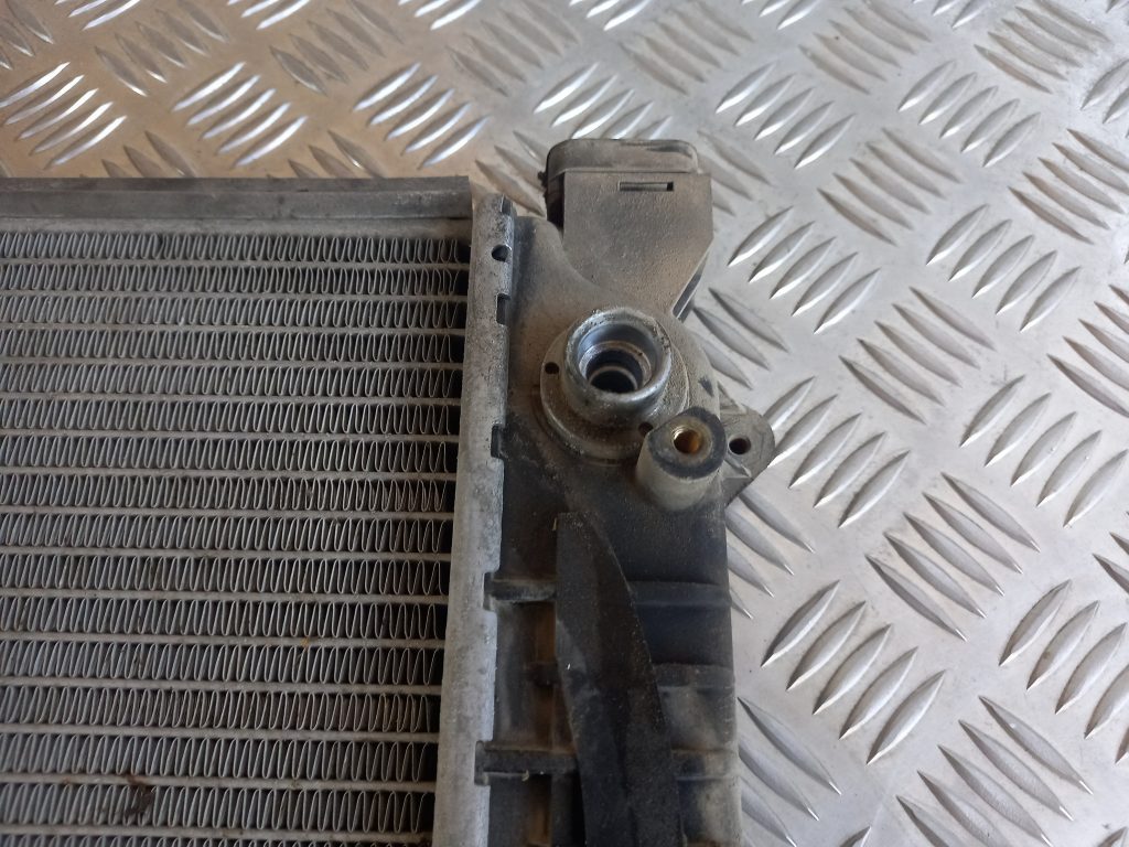 Dzesēšanas radiators priekš AUDI A6 1998