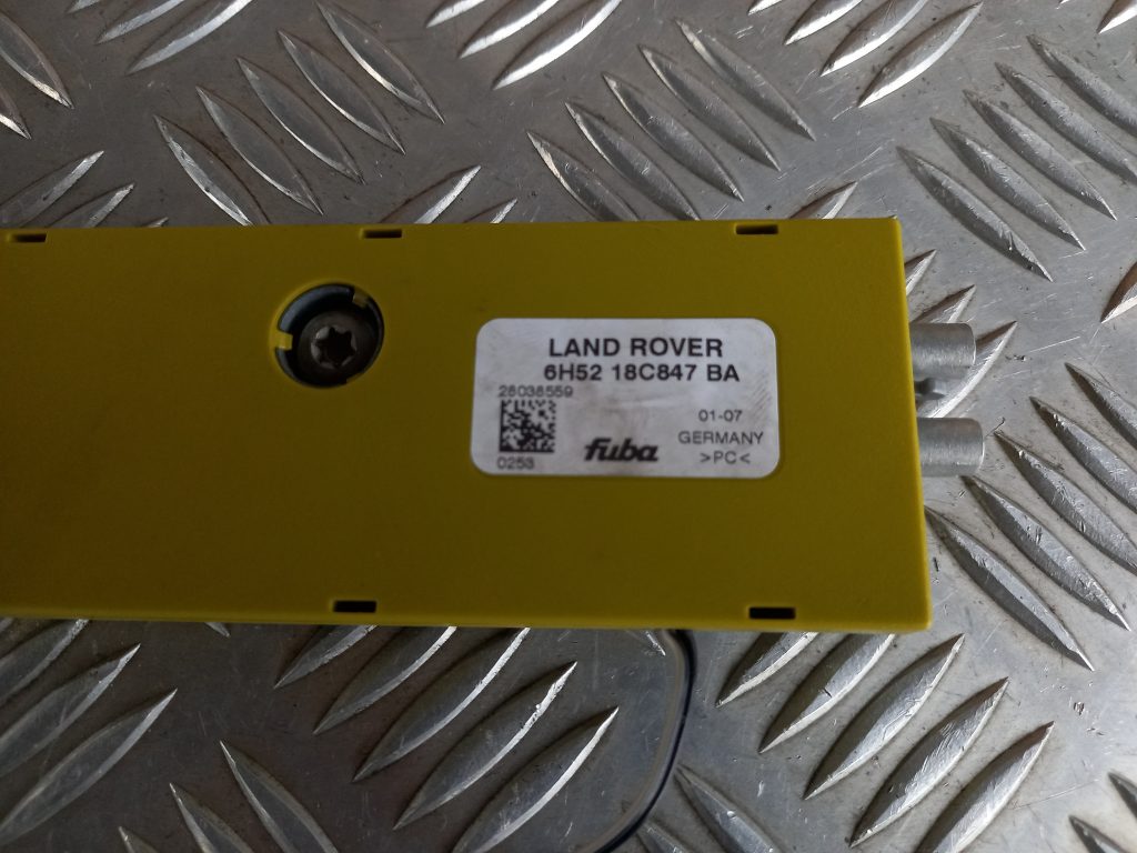 Antenas pastiprinātāja bloks priekš LAND ROVER FREELANDER 2007 5 Antenas pastiprinātāja bloks priekš LAND ROVER FREELANDER 2007