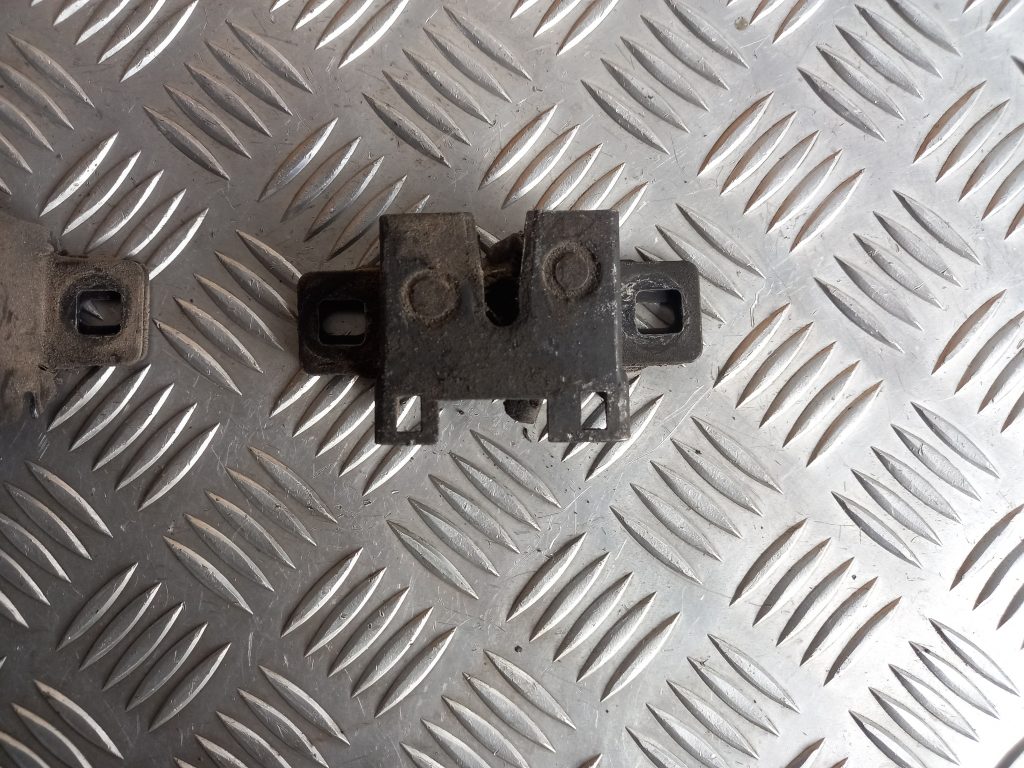 Pārsega slēdzene priekš LAND ROVER FREELANDER 2007