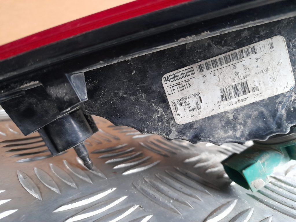 Bagāžnieka vāka labais lukturis priekš DODGE JOURNEY 2008