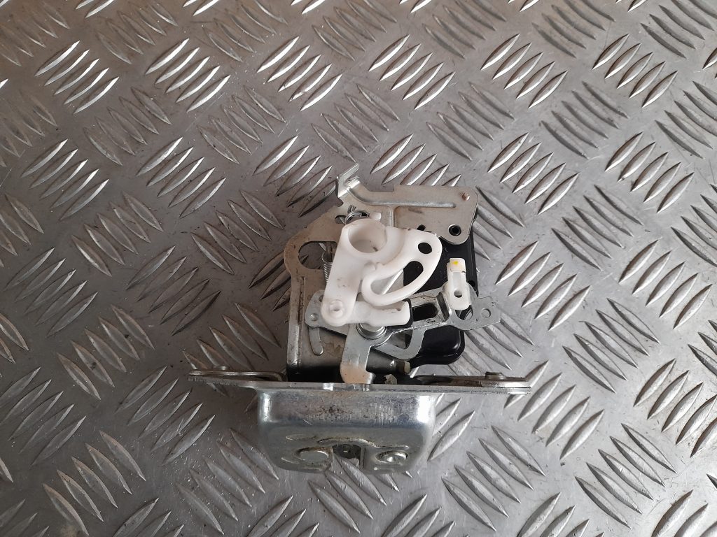 Bagāžnieka vāka slēdzene priekš DODGE JOURNEY 2008 3 Bagāžnieka vāka slēdzene priekš DODGE JOURNEY 2008