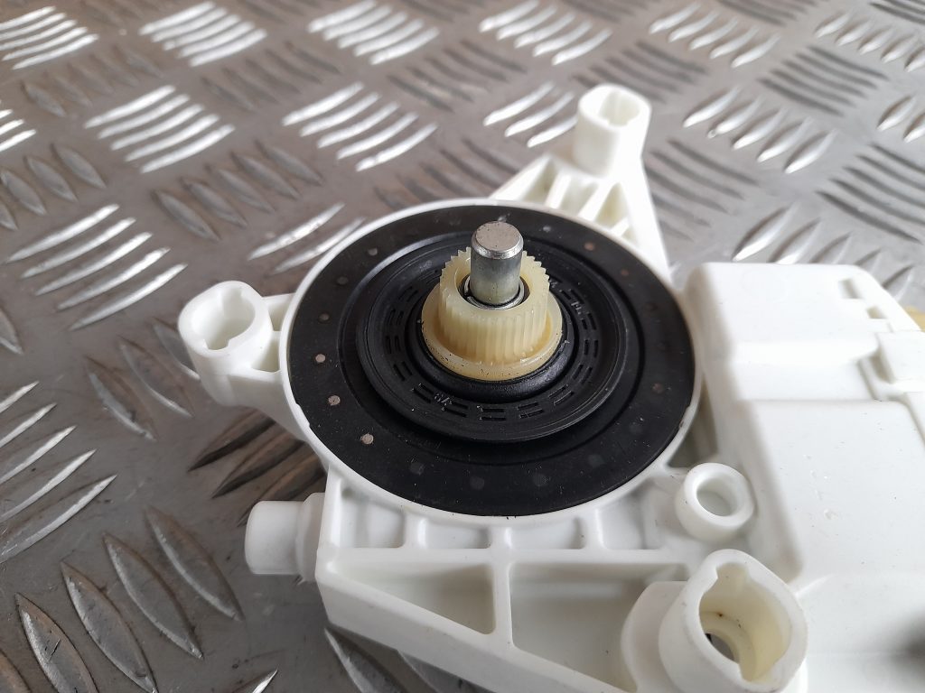 Elektrisko stiklu motors priekš DODGE JOURNEY 2008 2 Elektrisko stiklu motors priekš DODGE JOURNEY 2008