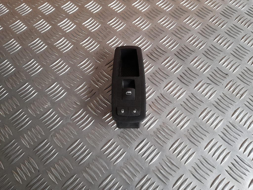 Pasažiera durvju slēdža pogas priekš DODGE JOURNEY 2008 1 Pasažiera durvju slēdža pogas priekš DODGE JOURNEY 2008