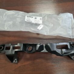 Priekšējā spārna stiprinājums priekš Renault Clio 2009-2012