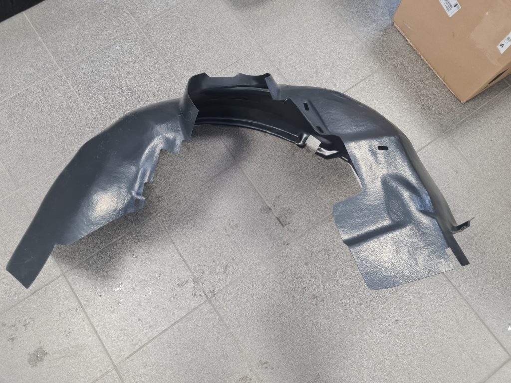 Priekšējais kreisais paspārns priekš FORD FOCUS 2016 1 Priekšējais kreisais paspārns priekš FORD FOCUS 2016