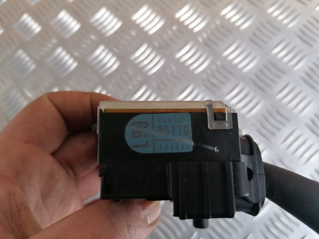 Stikla tīrītāja slēdzis priekš TOYOTA COROLLA VERSO 2005 2 Stikla tīrītāja slēdzis priekš TOYOTA COROLLA VERSO 2005