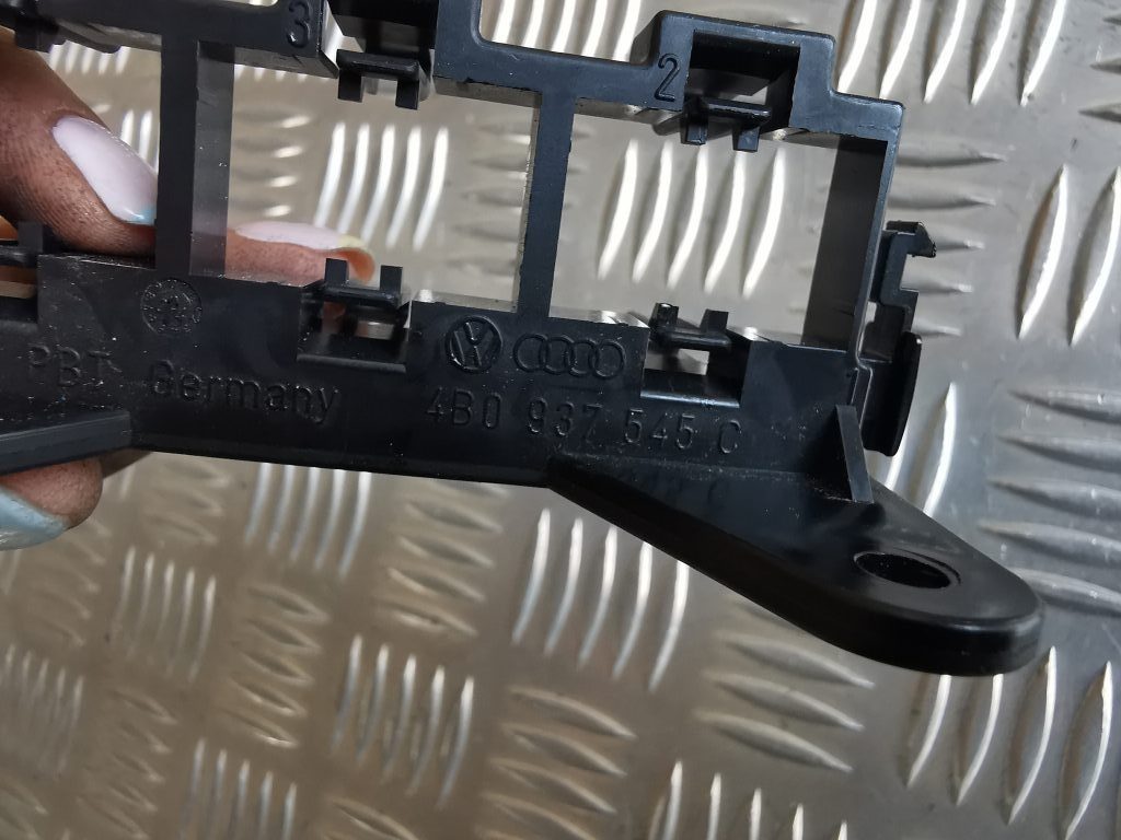 Salona plastmasa priekš VW PHAETON 2005 3 Salona plastmasa priekš VW PHAETON 2005