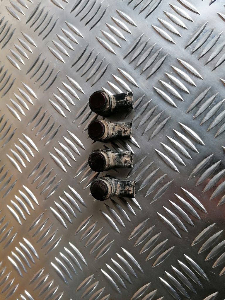 Parkošanās devējs priekš TOYOTA AVENSIS 2012 2 Parkošanās devējs priekš TOYOTA AVENSIS 2012