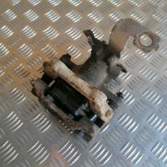 Aizmugurējais kreisais suports priekš TOYOTA AVENSIS 2012