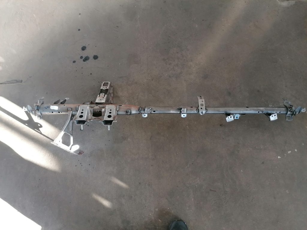 Mērinstrumentu paneļa pastiprinātājs priekš TOYOTA AVENSIS 2012 1 Mērinstrumentu paneļa pastiprinātājs priekš TOYOTA AVENSIS 2012