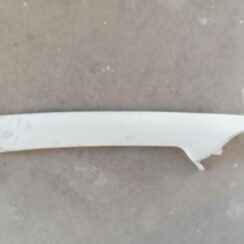 Priekšējas salona statnes apdare priekš TOYOTA AVENSIS 2012